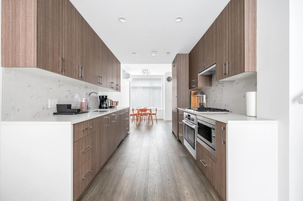 New 3Bd Townhouse Near Qe Park Vancouver Exterior photo
